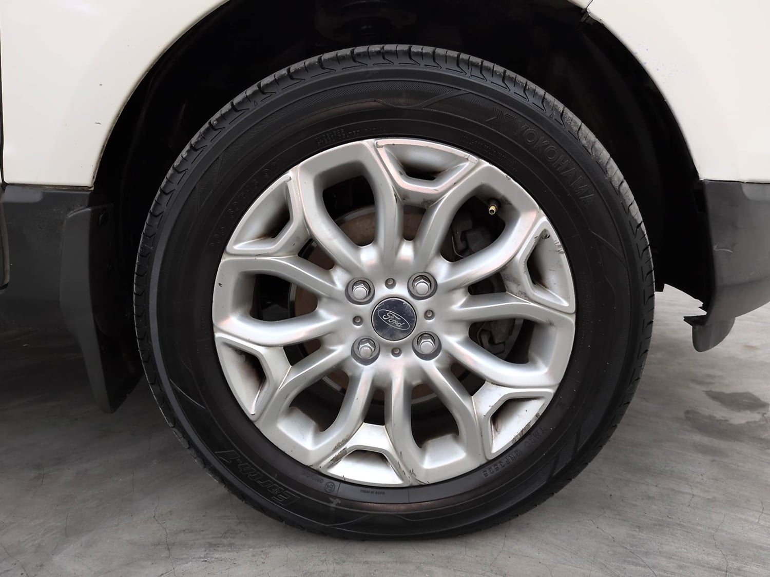 Used 2014 Ford EcoSport Titanium 1.5 TDCi Diesel Manual tyres RIGHT FRONT TYRE RIM VIEW