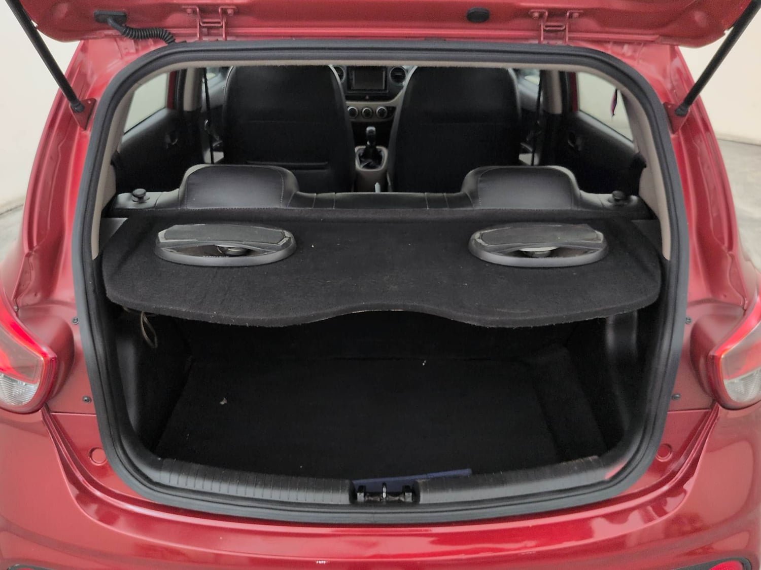 Used 2017 Hyundai Grand i10 Magna 1.2 Kappa VTVT Petrol Manual interior DICKY INSIDE VIEW