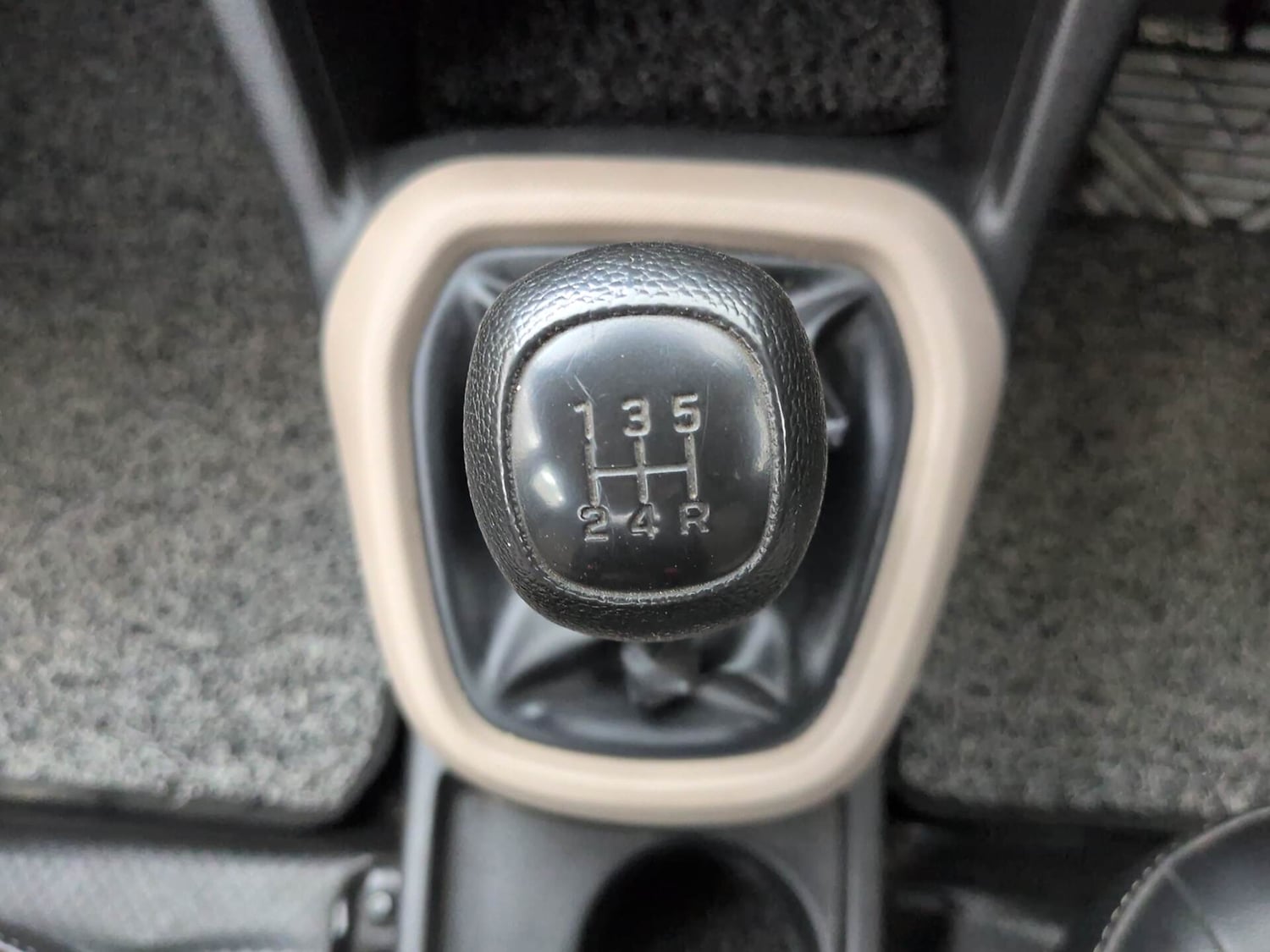 Used 2017 Hyundai Grand i10 Magna 1.2 Kappa VTVT Petrol Manual interior GEAR  KNOB VIEW