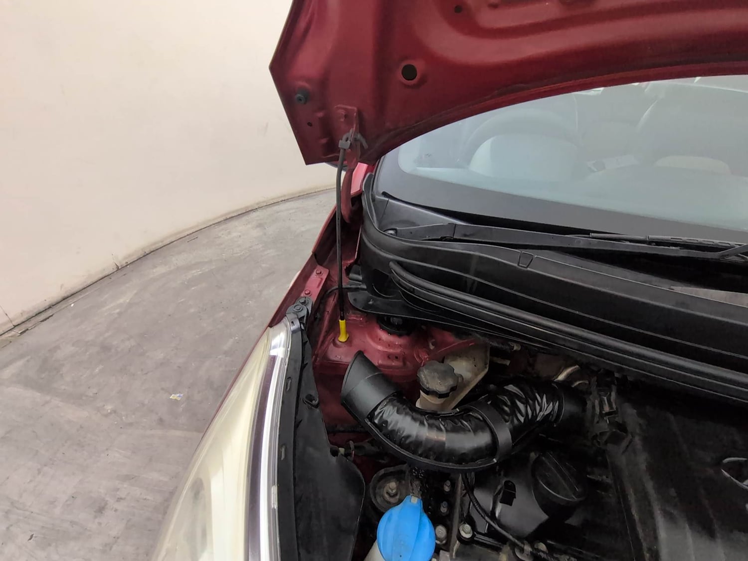 Used 2017 Hyundai Grand i10 Magna 1.2 Kappa VTVT Petrol Manual engine ENGINE RIGHT SIDE HINGE & APRON VIEW