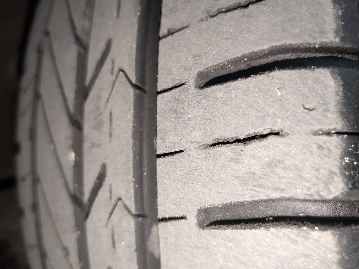Used 2017 Hyundai Grand i10 Magna 1.2 Kappa VTVT Petrol Manual tyres RIGHT FRONT TYRE TREAD VIEW