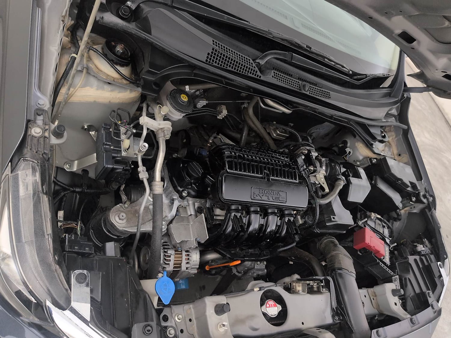 Used 2023 Honda Amaze VX 1.2 Petrol MT Petrol Manual engine ENGINE RIGHT SIDE VIEW