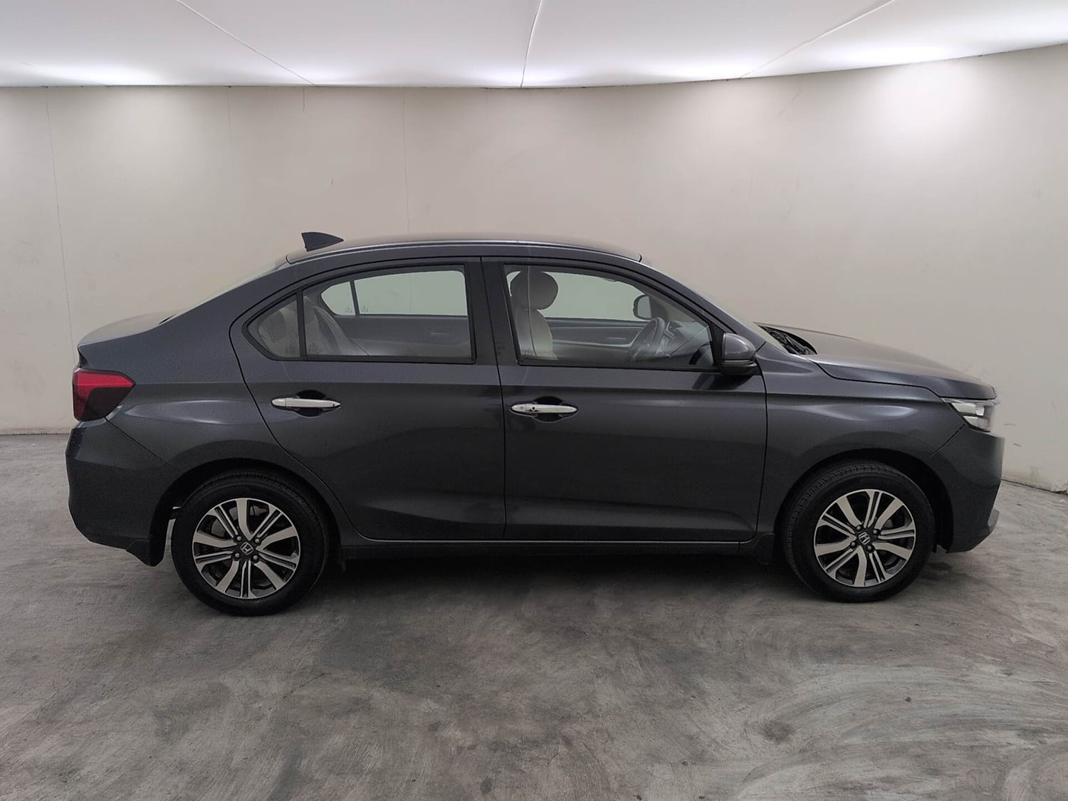 Used 2023 Honda Amaze VX 1.2 Petrol MT Petrol Manual exterior RIGHT SIDE VIEW