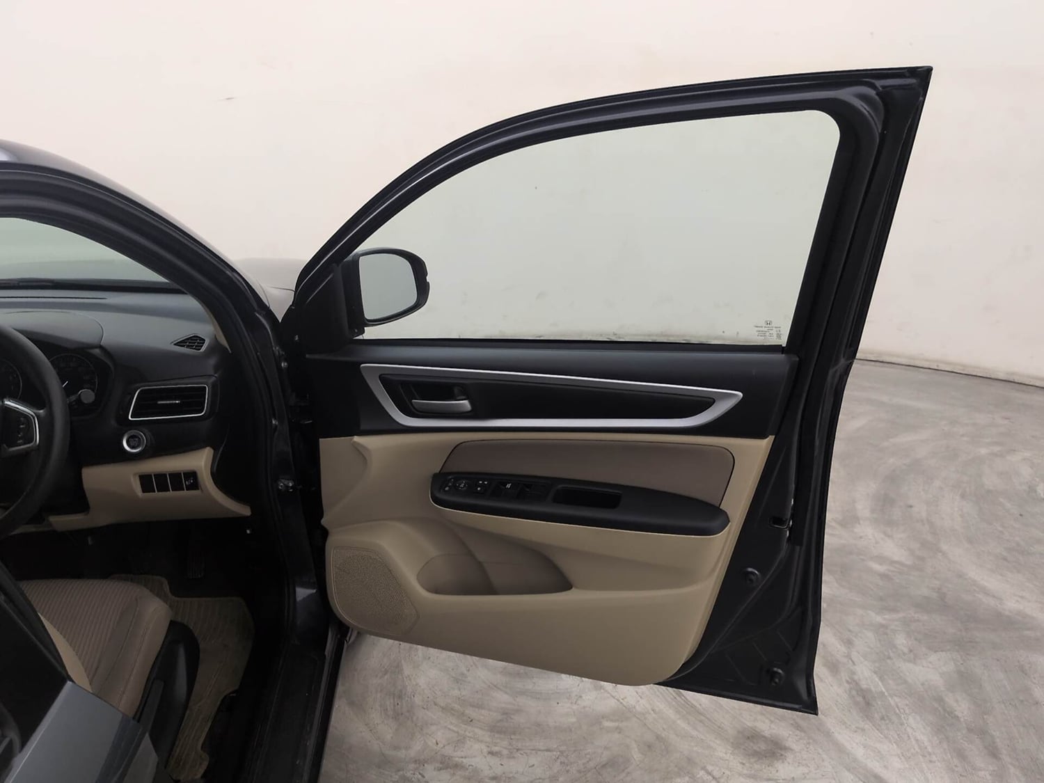 Used 2023 Honda Amaze VX 1.2 Petrol MT Petrol Manual interior RIGHT FRONT DOOR OPEN VIEW
