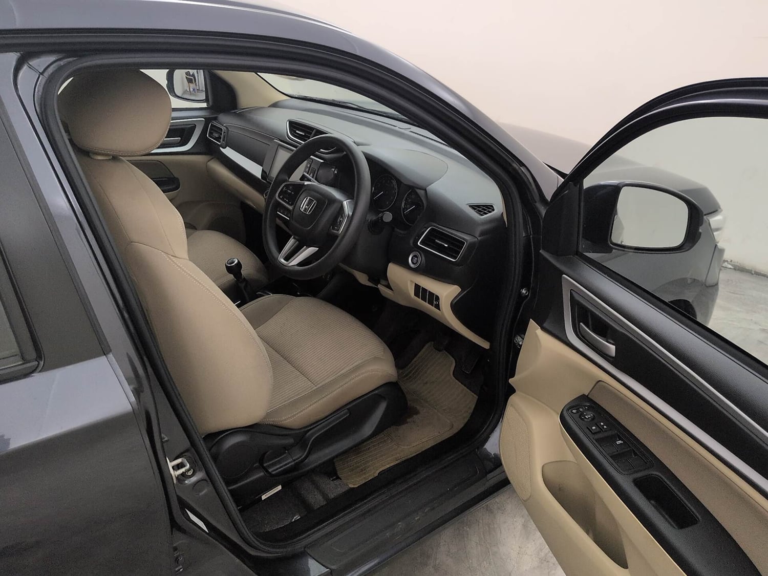 Used 2023 Honda Amaze VX 1.2 Petrol MT Petrol Manual interior RIGHT SIDE FRONT DOOR CABIN VIEW