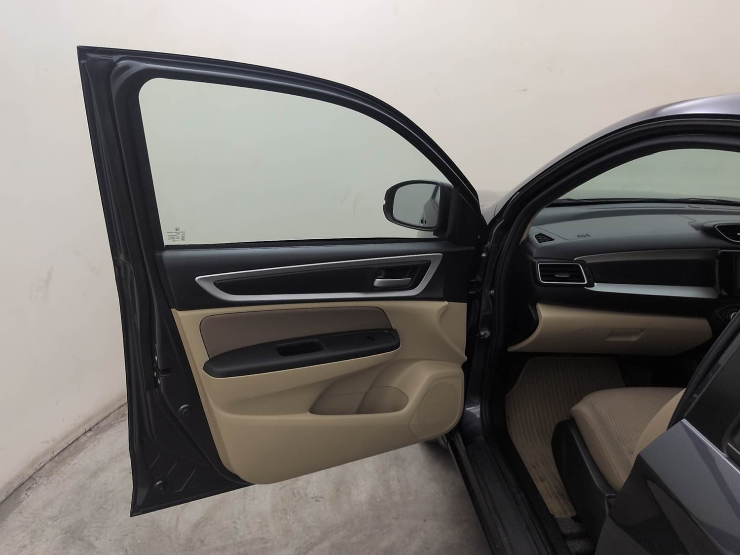 Used 2023 Honda Amaze VX 1.2 Petrol MT Petrol Manual interior LEFT FRONT DOOR OPEN VIEW