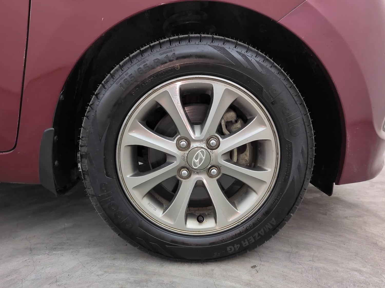 Used 2016 Hyundai Grand i10 Asta 1.2 Kappa VTVT Petrol Manual tyres RIGHT FRONT TYRE RIM VIEW