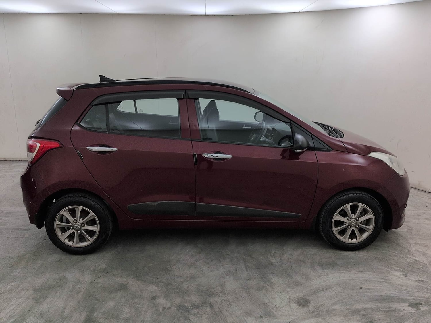 Used 2016 Hyundai Grand i10 Asta 1.2 Kappa VTVT Petrol Manual exterior RIGHT SIDE VIEW