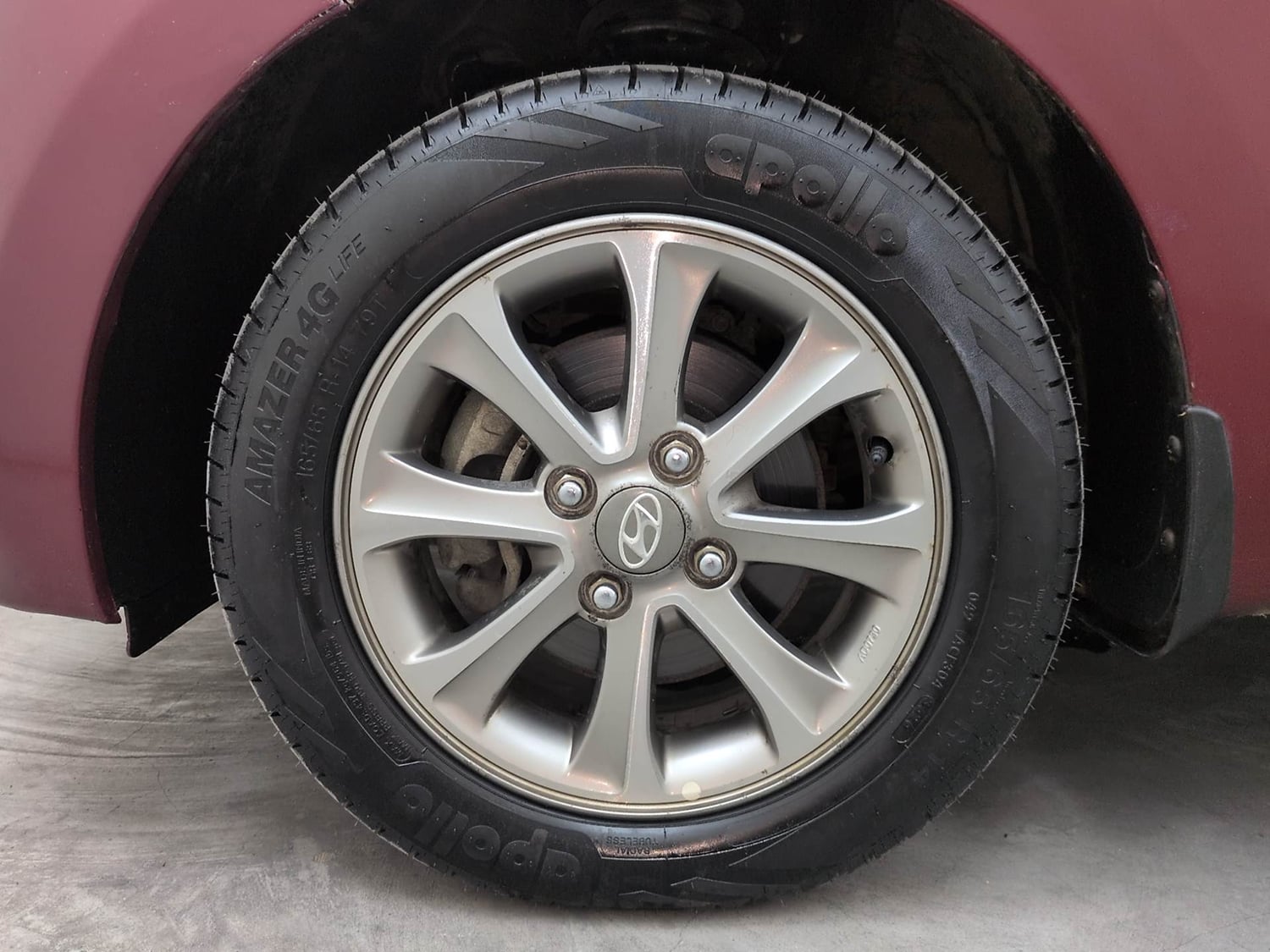 Used 2016 Hyundai Grand i10 Asta 1.2 Kappa VTVT Petrol Manual tyres LEFT FRONT TYRE RIM VIEW