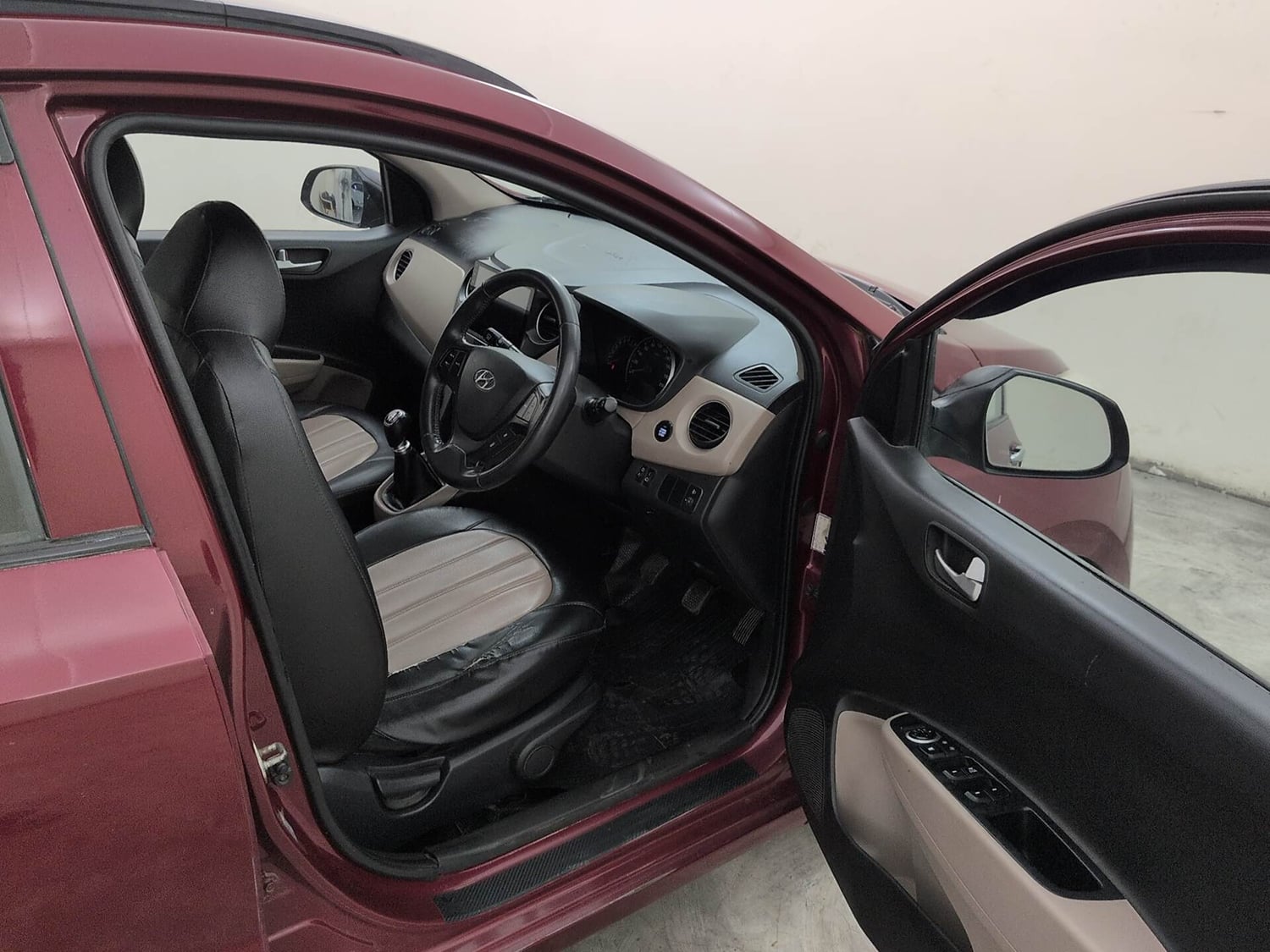 Used 2016 Hyundai Grand i10 Asta 1.2 Kappa VTVT Petrol Manual interior RIGHT SIDE FRONT DOOR CABIN VIEW