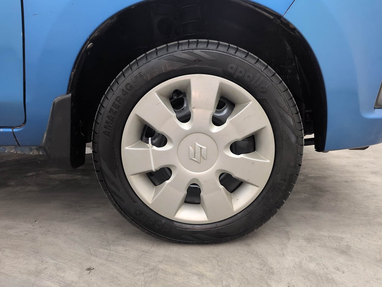 Used 2016 Maruti Suzuki Alto K10 VXi Petrol Manual tyres RIGHT FRONT TYRE RIM VIEW