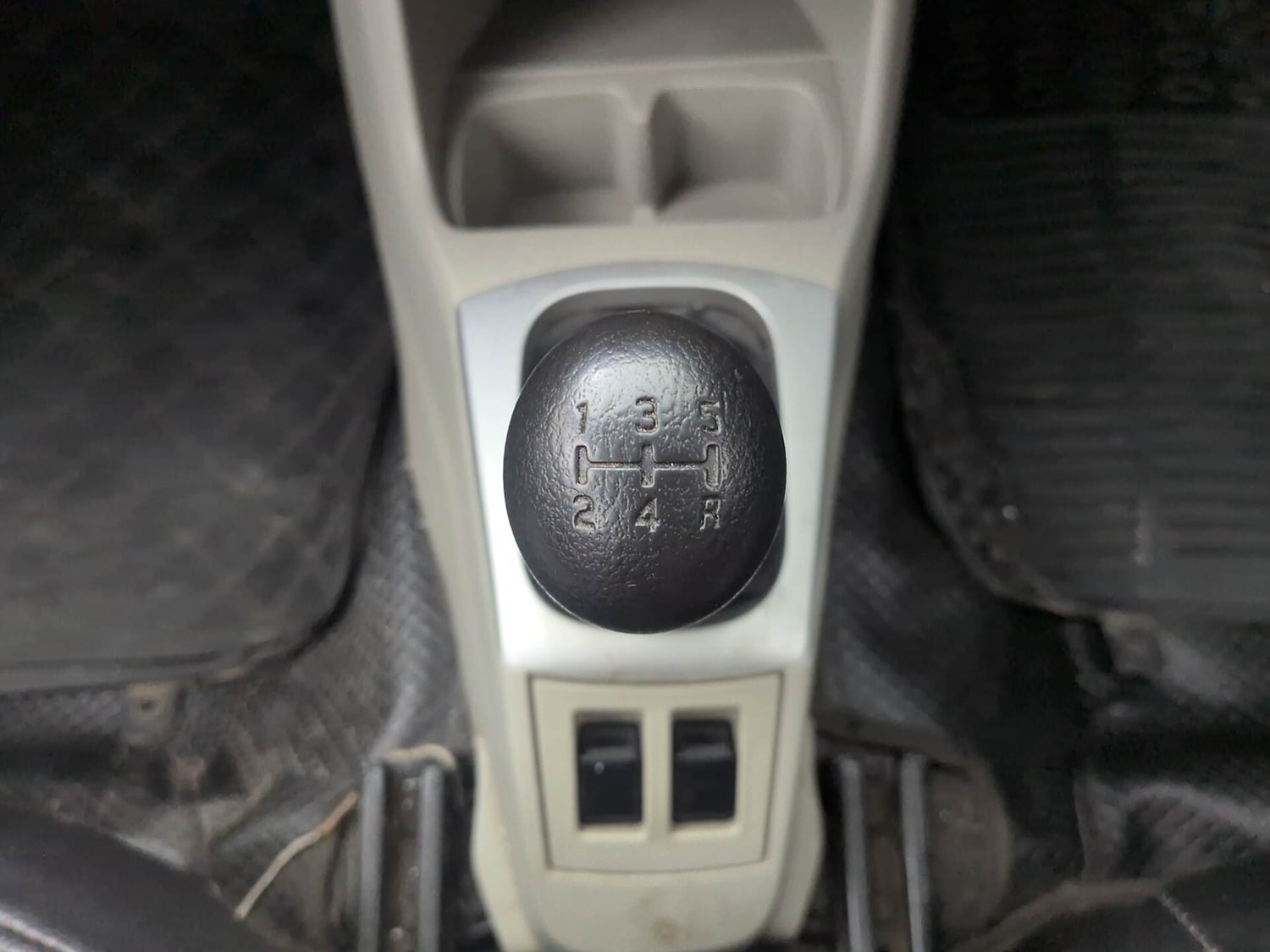 Used 2016 Maruti Suzuki Alto K10 VXi Petrol Manual interior GEAR  KNOB VIEW