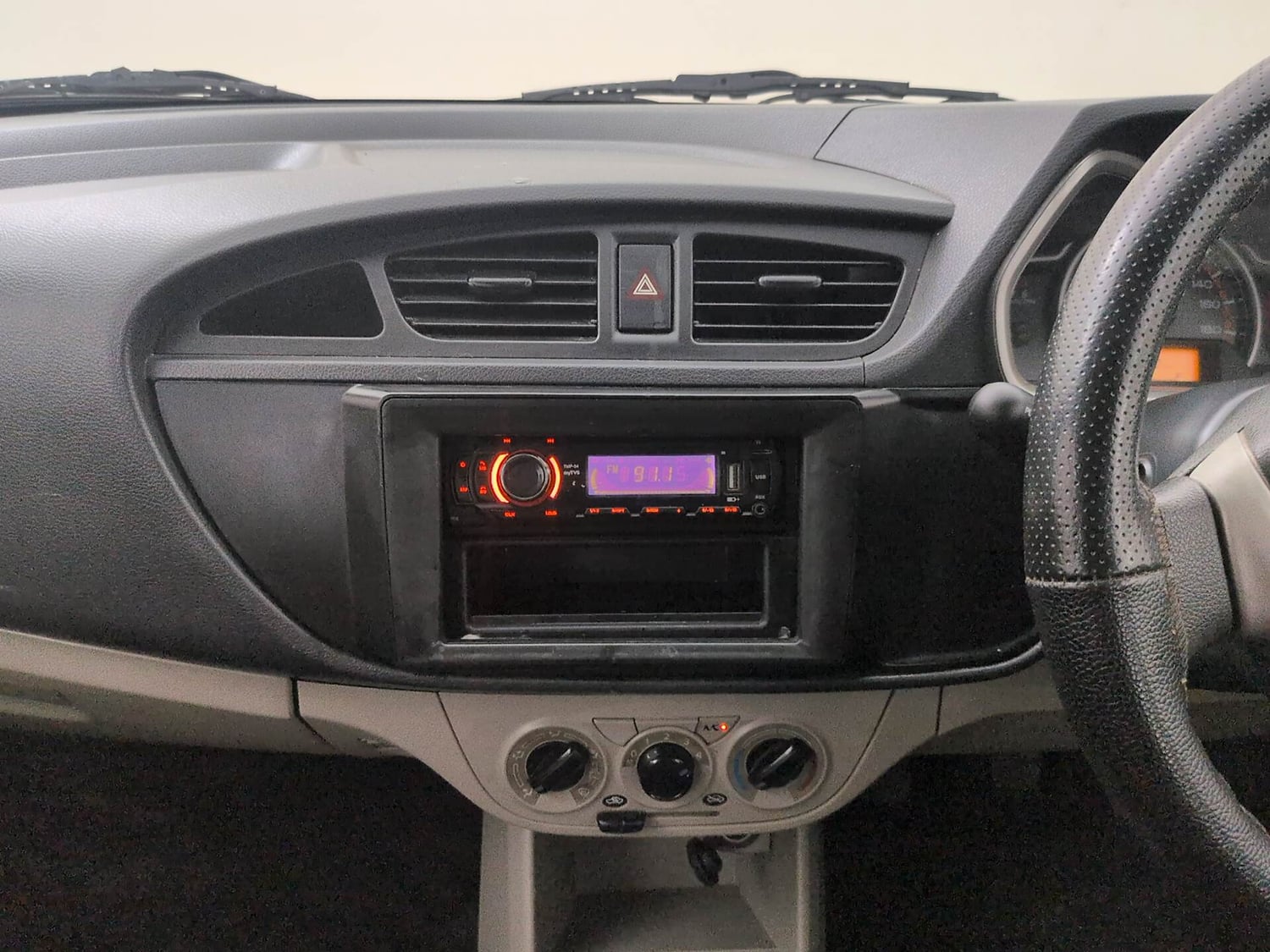 Used 2016 Maruti Suzuki Alto K10 VXi Petrol Manual interior MUSIC SYSTEM & AC CONTROL VIEW