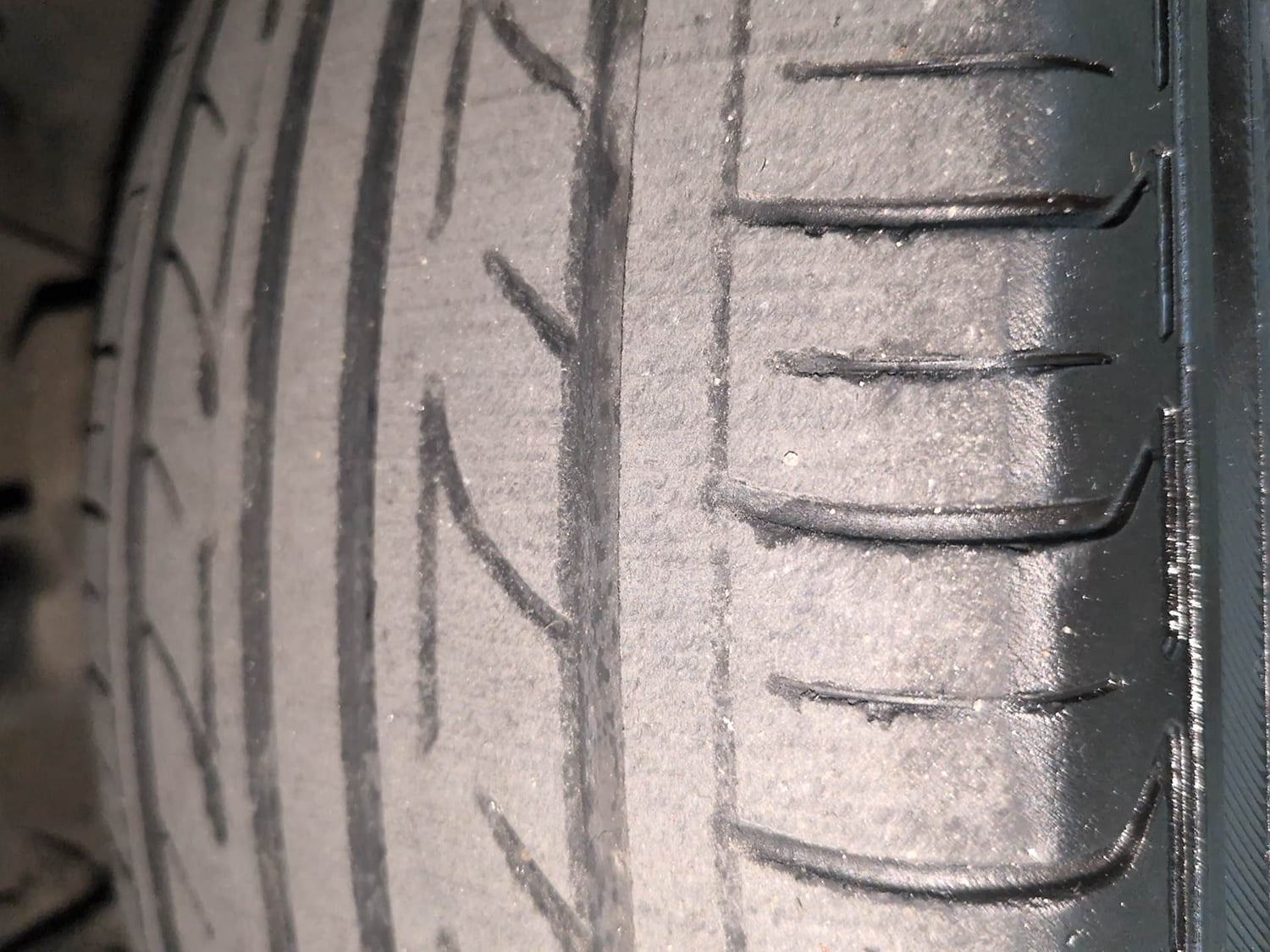 Used 2018 Tata Tiago Revotron XZ Petrol Manual tyres LEFT FRONT TYRE TREAD VIEW