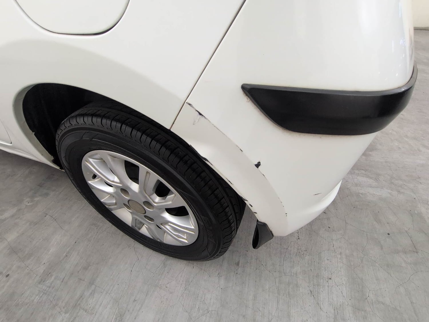 Used 2018 Tata Tiago Revotron XZ Petrol Manual dents MINOR SCRATCH