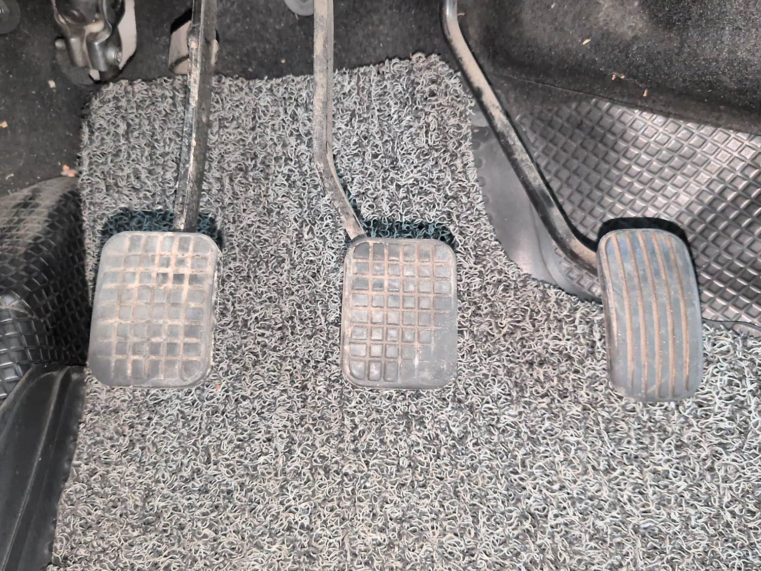 Used 2018 Tata Tiago Revotron XZ Petrol Manual interior PEDALS VIEW