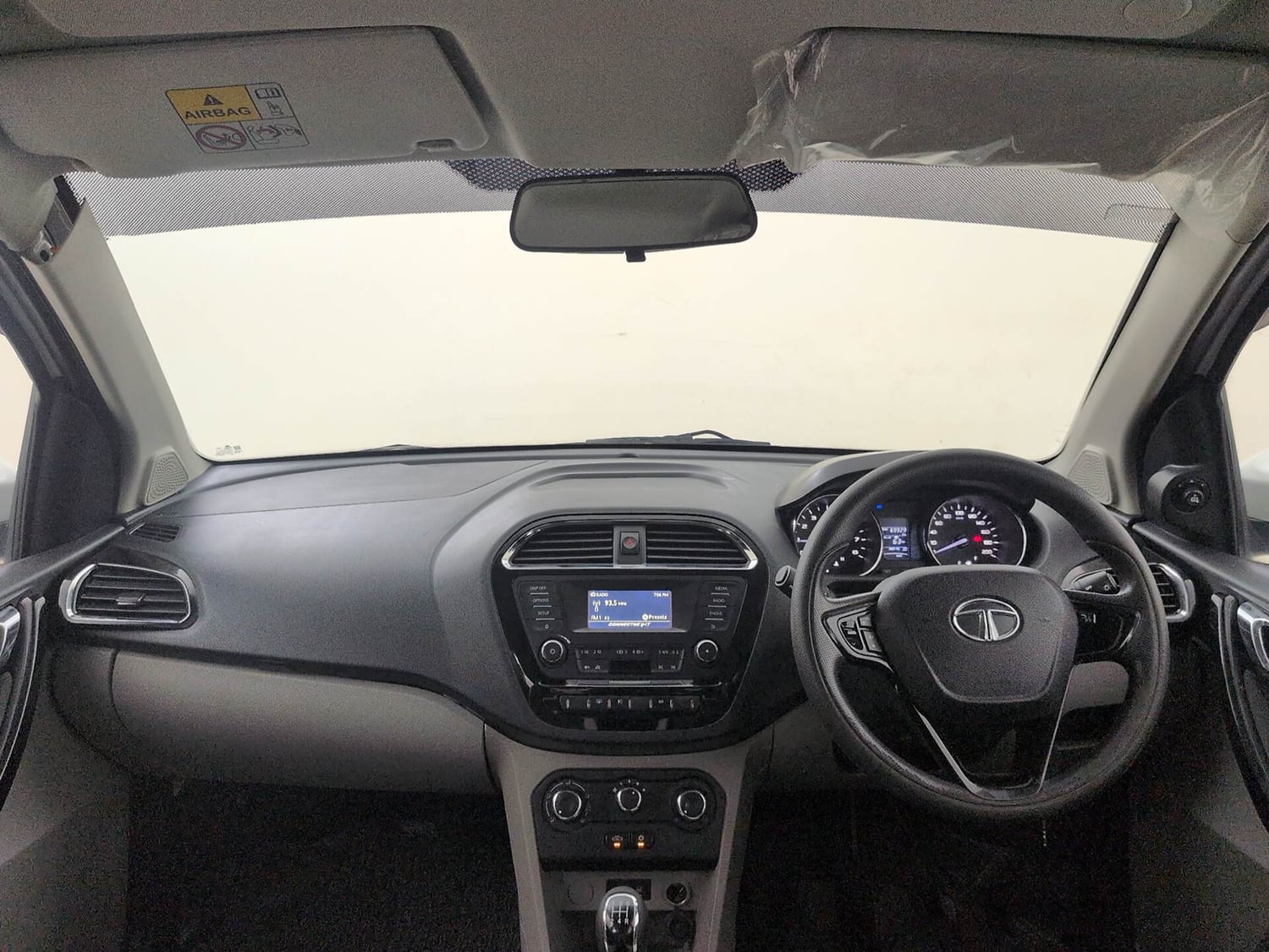Used 2018 Tata Tiago Revotron XZ Petrol Manual interior DASHBOARD VIEW