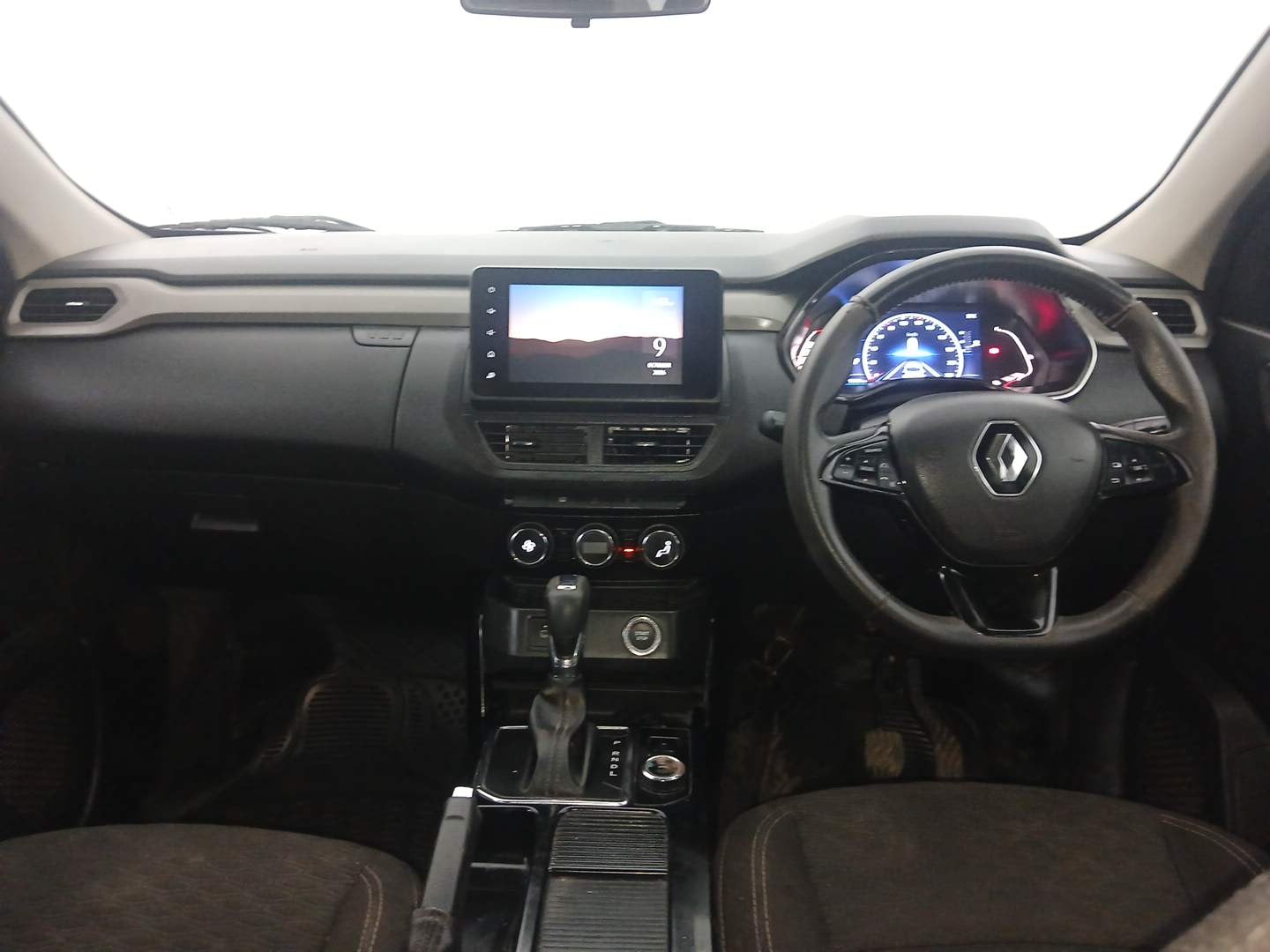 Used 2021 Renault Kiger RXZ Turbo CVT Dual Tone Petrol Automatic interior DASHBOARD VIEW