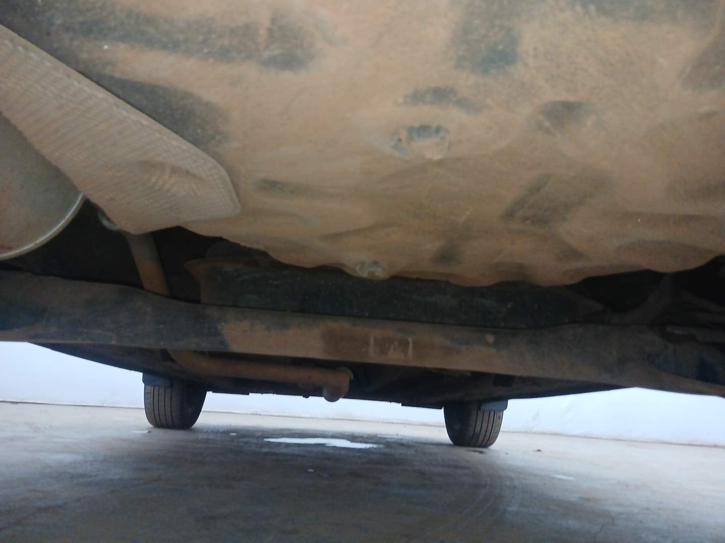 Used 2021 Renault Kiger RXZ Turbo CVT Dual Tone Petrol Automatic extra REAR UNDERBODY VIEW (TAKEN FROM REAR)