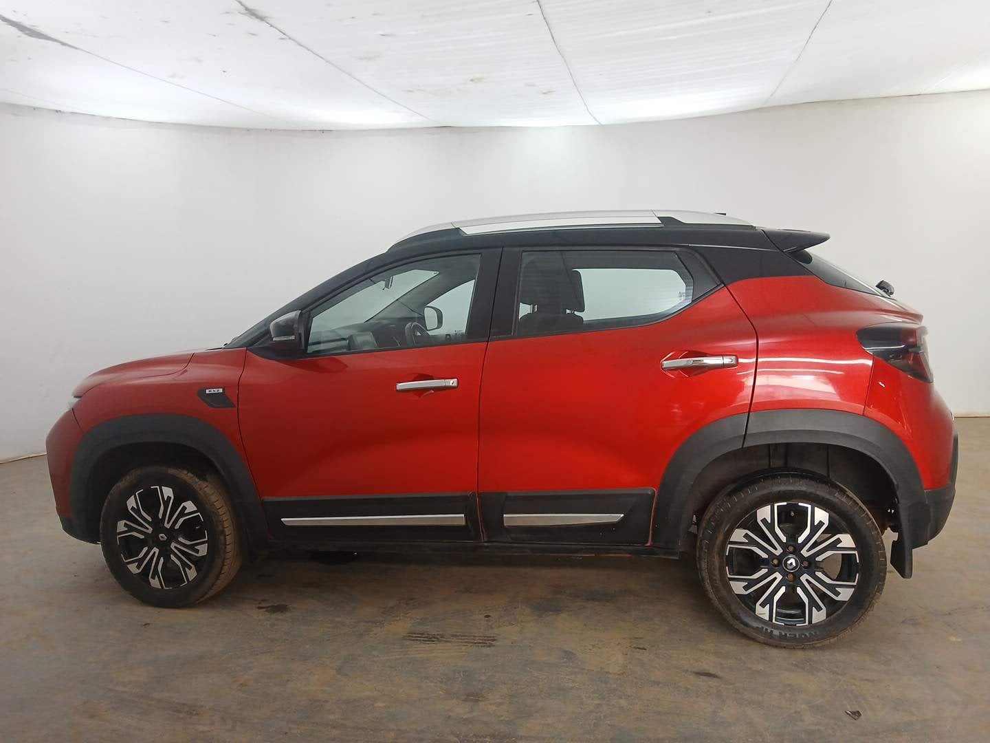 Used 2021 Renault Kiger RXZ Turbo CVT Dual Tone Petrol Automatic exterior LEFT SIDE VIEW
