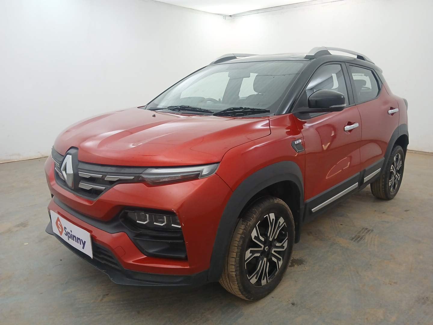 Used 2021 Renault Kiger RXZ Turbo CVT Dual Tone Petrol Automatic exterior LEFT FRONT CORNER VIEW