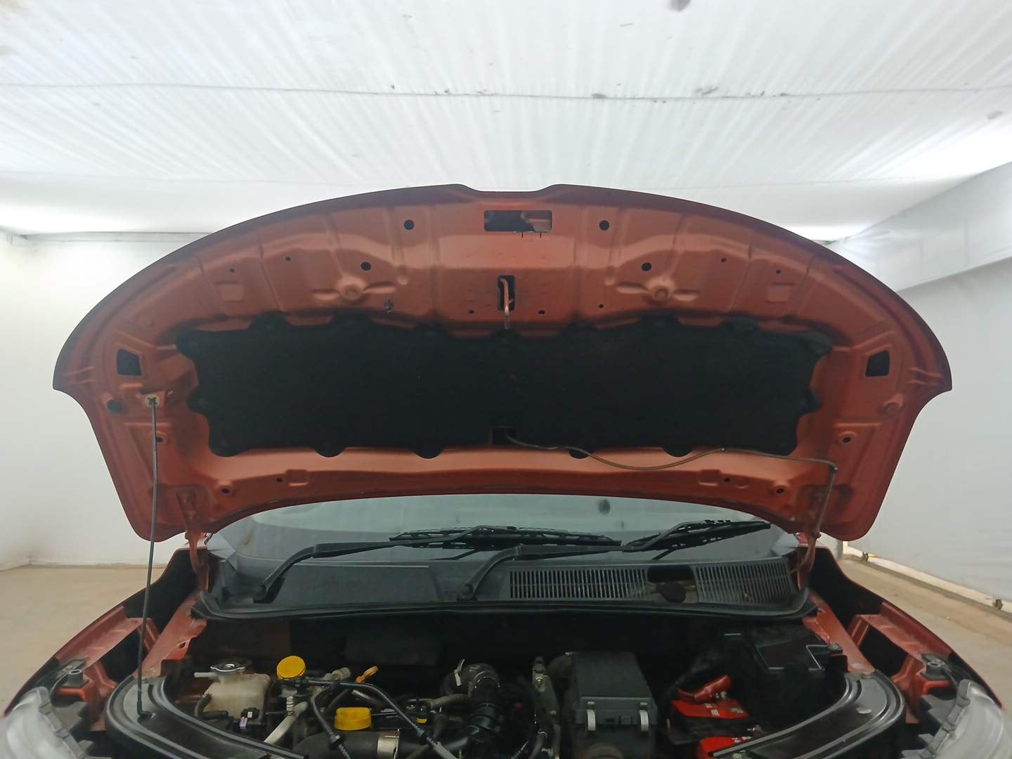 Used 2021 Renault Kiger RXZ Turbo CVT Dual Tone Petrol Automatic engine ENGINE & BONNET OPEN FRONT VIEW