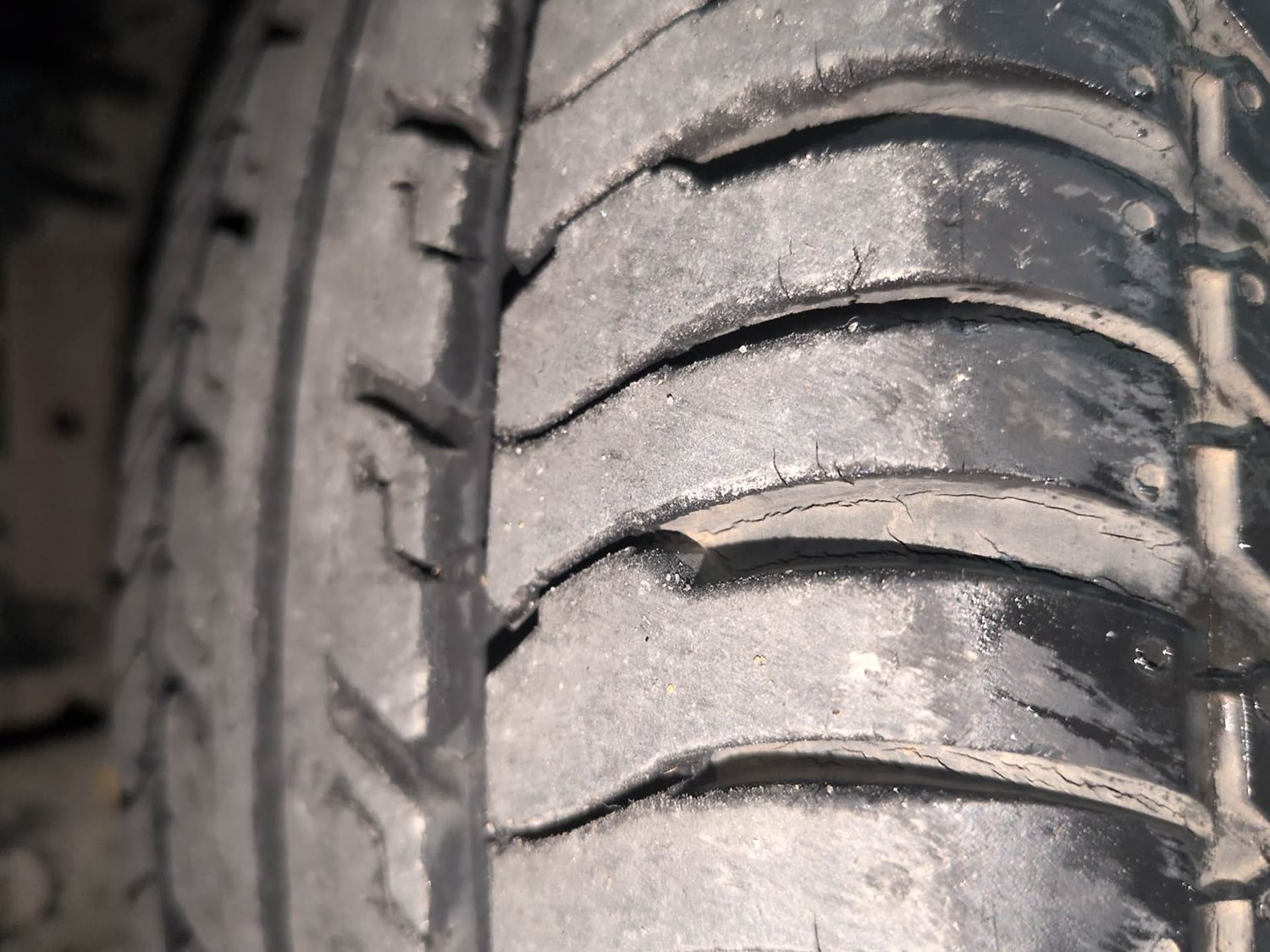 Used 2020 Ford EcoSport Titanium 1.5L TDCi Diesel Manual tyres RIGHT FRONT TYRE TREAD VIEW