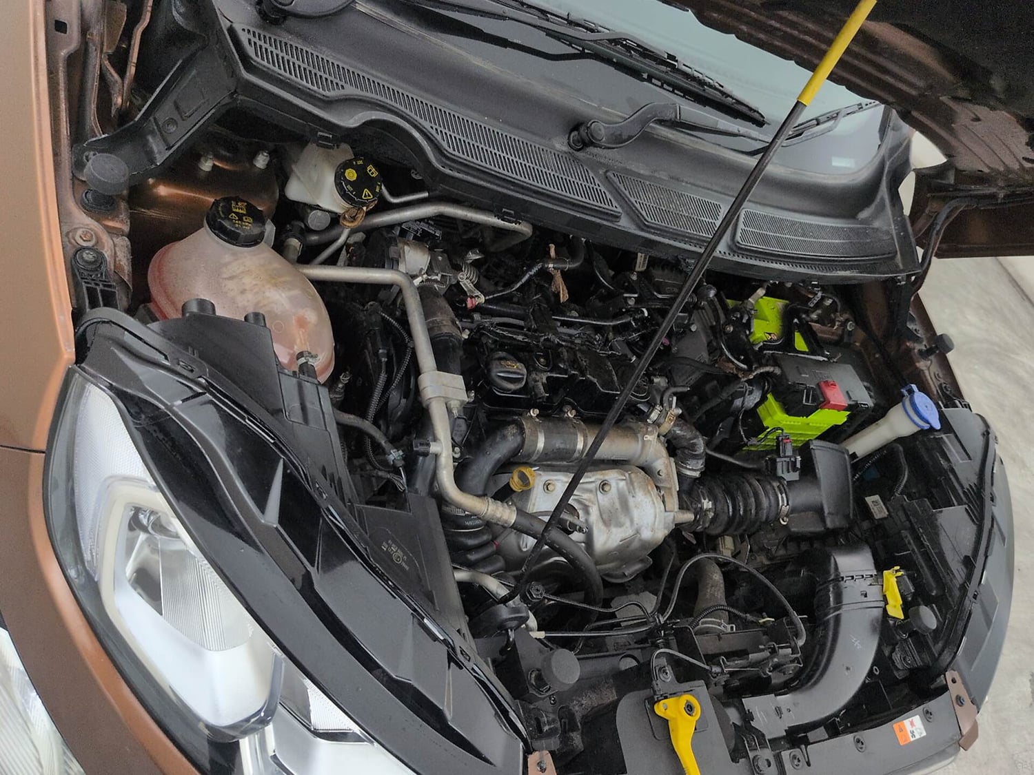 Used 2020 Ford EcoSport Titanium 1.5L TDCi Diesel Manual engine ENGINE RIGHT SIDE VIEW