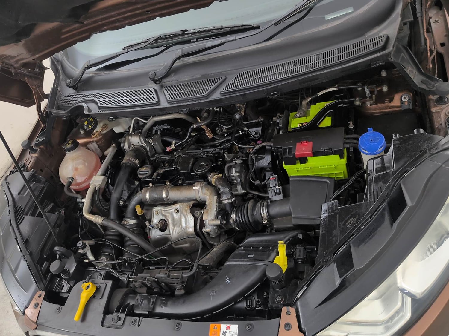 Used 2020 Ford EcoSport Titanium 1.5L TDCi Diesel Manual engine ENGINE LEFT SIDE VIEW
