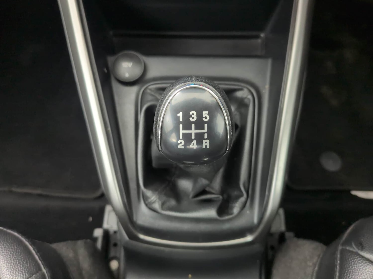 Used 2020 Ford EcoSport Titanium 1.5L TDCi Diesel Manual interior GEAR  KNOB VIEW