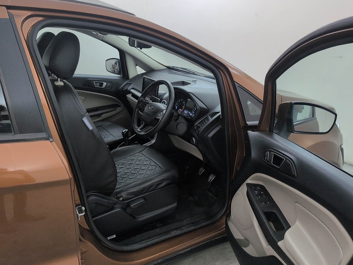 Used 2020 Ford EcoSport Titanium 1.5L TDCi Diesel Manual interior RIGHT SIDE FRONT DOOR CABIN VIEW