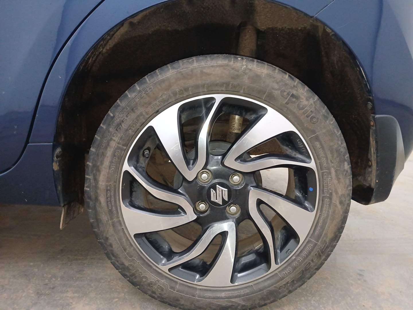 Used 2022 Maruti Suzuki Baleno Zeta Petrol Manual tyres LEFT REAR TYRE RIM VIEW