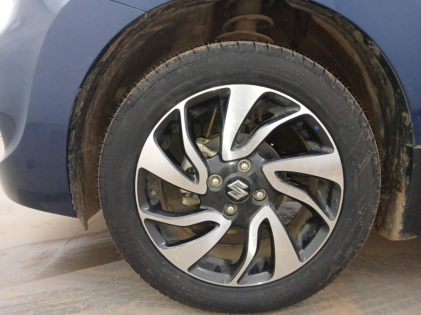 Used 2022 Maruti Suzuki Baleno Zeta Petrol Manual tyres LEFT FRONT TYRE RIM VIEW