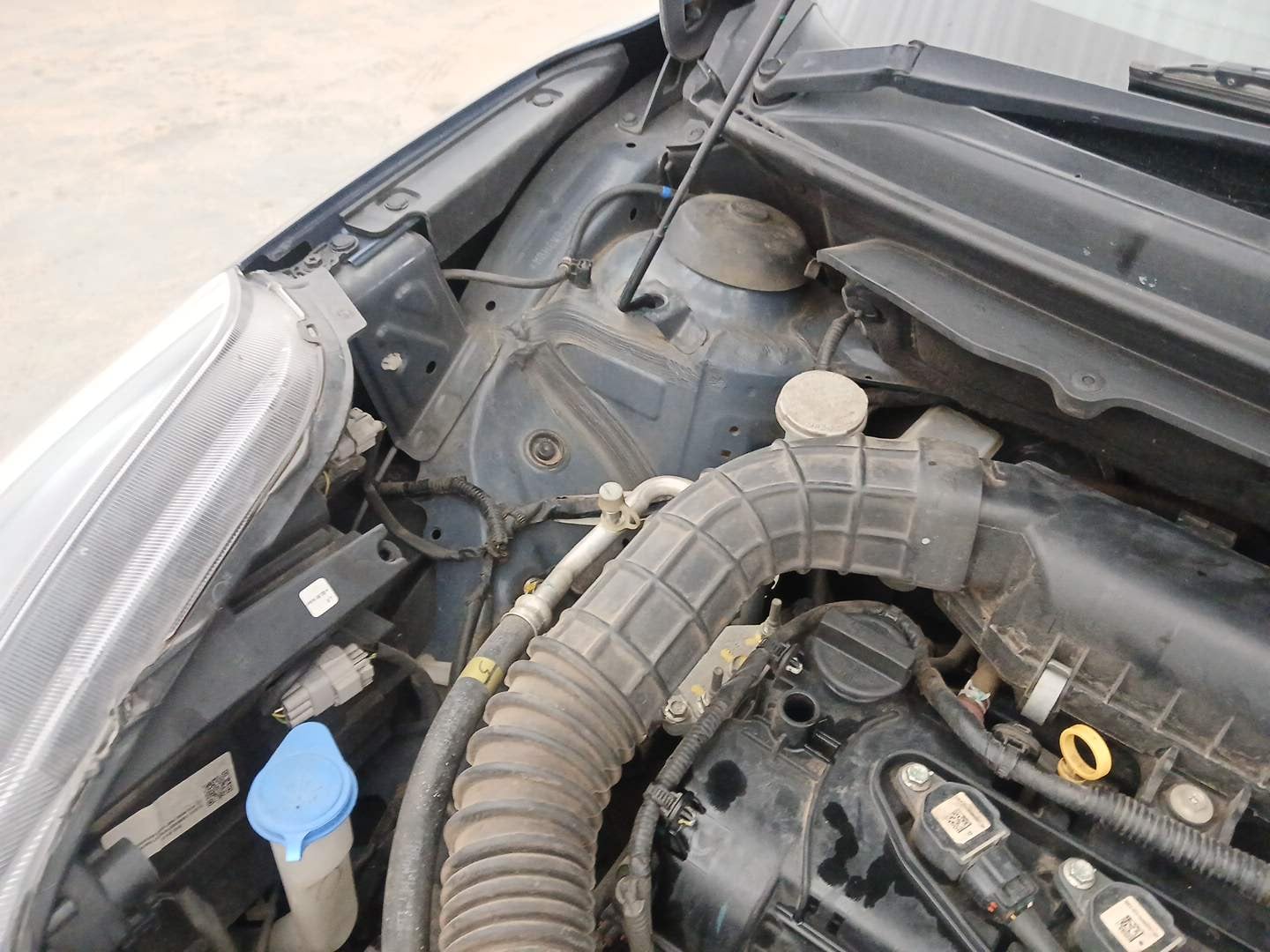 Used 2022 Maruti Suzuki Baleno Zeta Petrol Manual engine ENGINE RIGHT SIDE HINGE & APRON VIEW