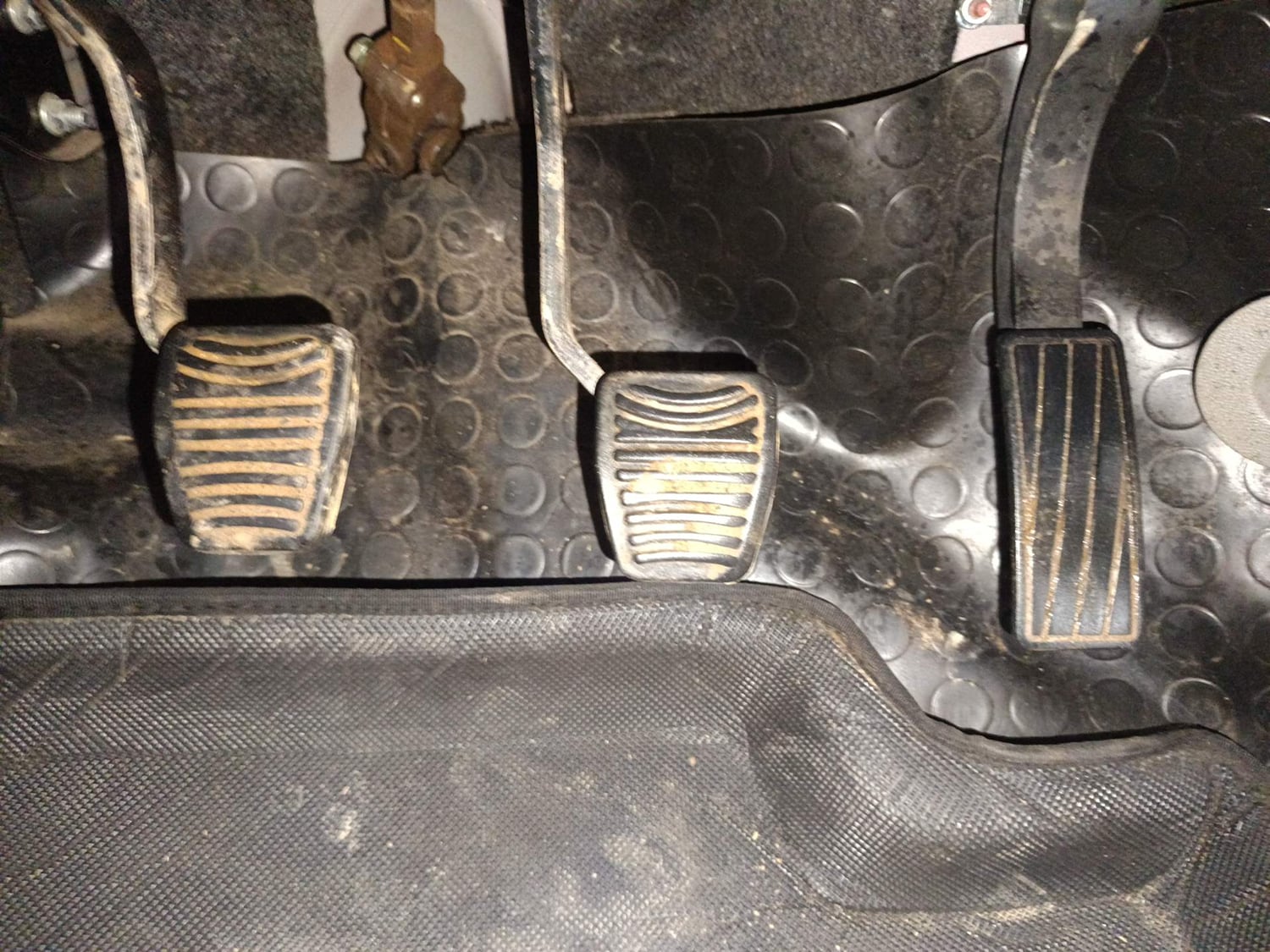 Used 2017 Mahindra KUV100 K2 6 STR Petrol Manual interior PEDALS VIEW