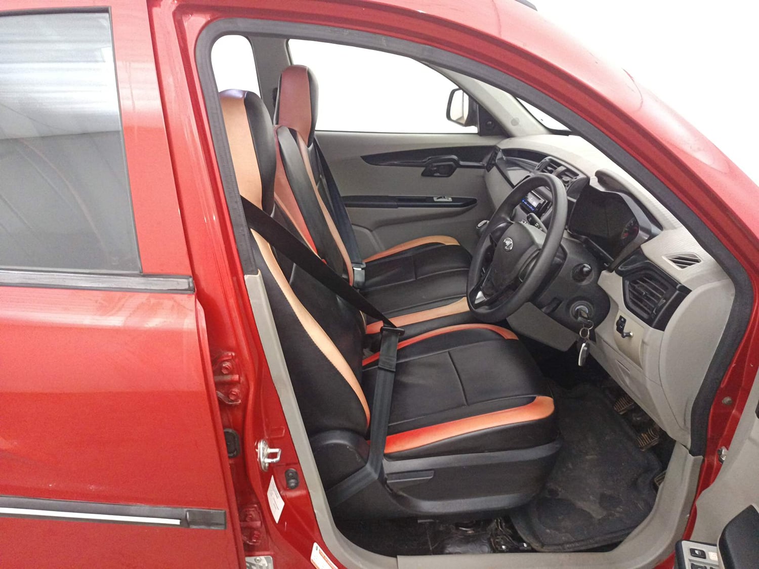 Used 2017 Mahindra KUV100 K2 6 STR Petrol Manual interior RIGHT SIDE FRONT DOOR CABIN VIEW