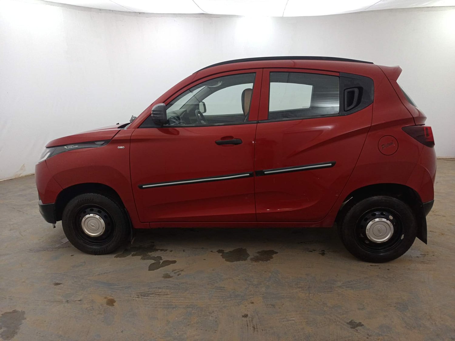 Used 2017 Mahindra KUV100 K2 6 STR Petrol Manual exterior LEFT SIDE VIEW
