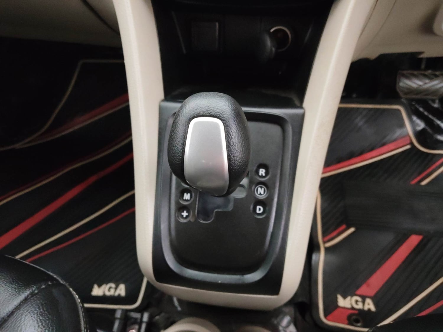 Used 2018 Maruti Suzuki Celerio ZXi AMT Petrol Automatic interior GEAR  KNOB VIEW