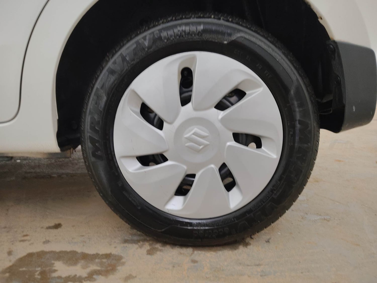 Used 2018 Maruti Suzuki Celerio ZXi AMT Petrol Automatic tyres LEFT REAR TYRE RIM VIEW