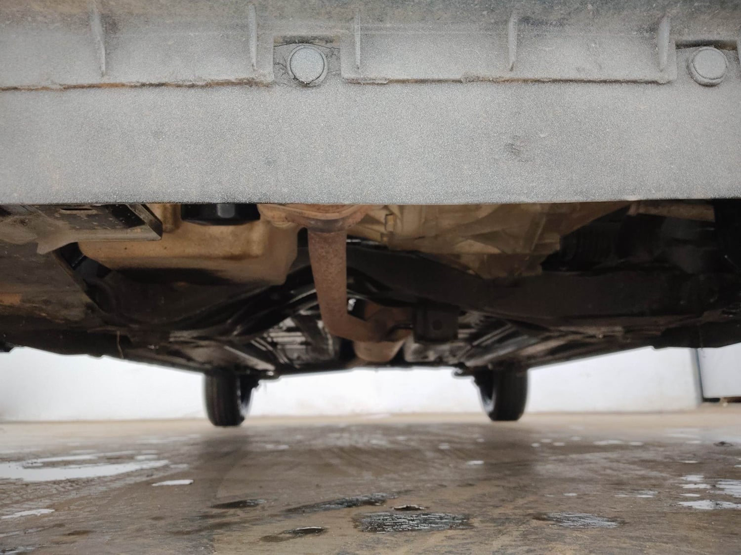 Used 2018 Maruti Suzuki Celerio ZXi AMT Petrol Automatic extra FRONT LEFT UNDERBODY VIEW