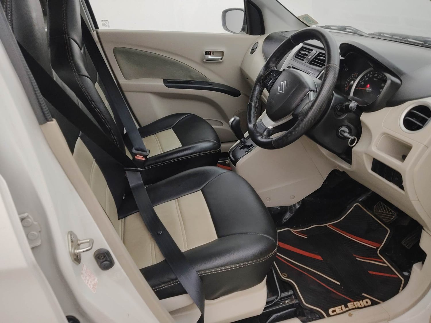 Used 2018 Maruti Suzuki Celerio ZXi AMT Petrol Automatic interior RIGHT SIDE FRONT DOOR CABIN VIEW