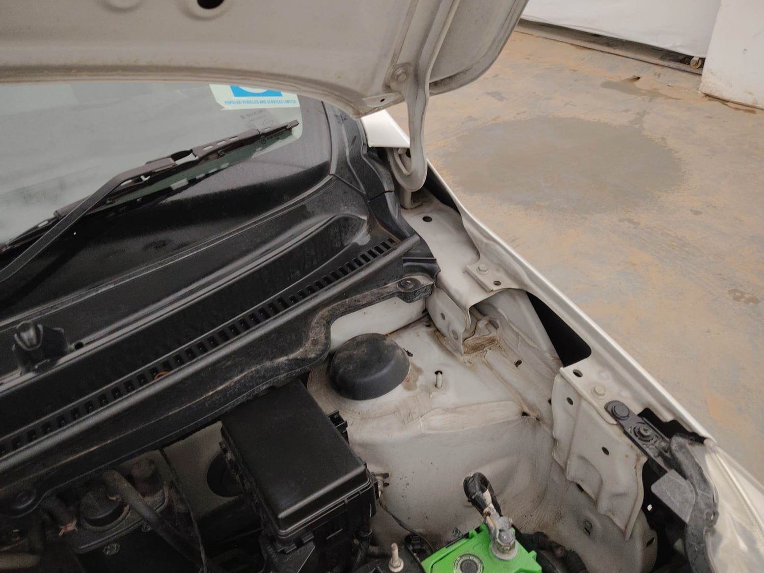 Used 2018 Maruti Suzuki Celerio ZXi AMT Petrol Automatic engine ENGINE LEFT SIDE HINGE & APRON VIEW