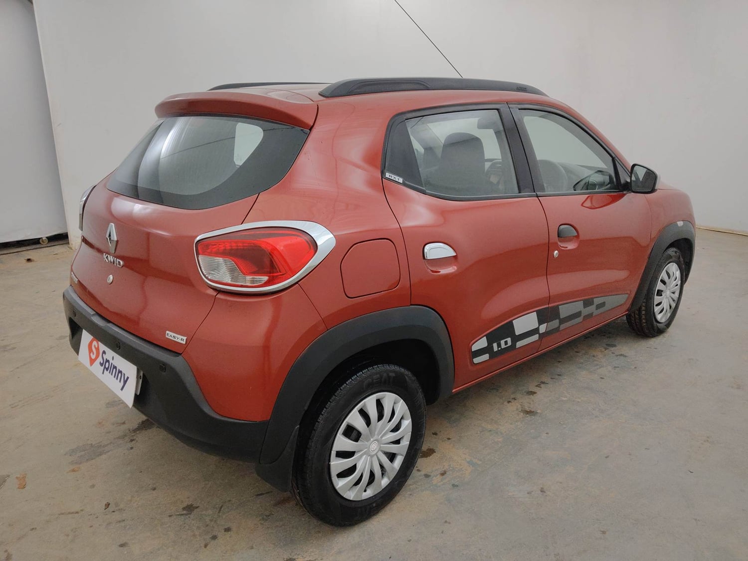 Used 2018 Renault Kwid 1.0 RXT AMT Petrol Automatic exterior RIGHT REAR CORNER VIEW