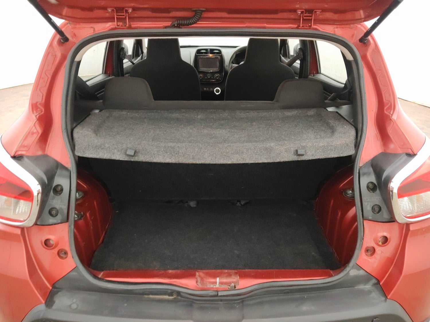 Used 2018 Renault Kwid 1.0 RXT AMT Petrol Automatic interior DICKY INSIDE VIEW