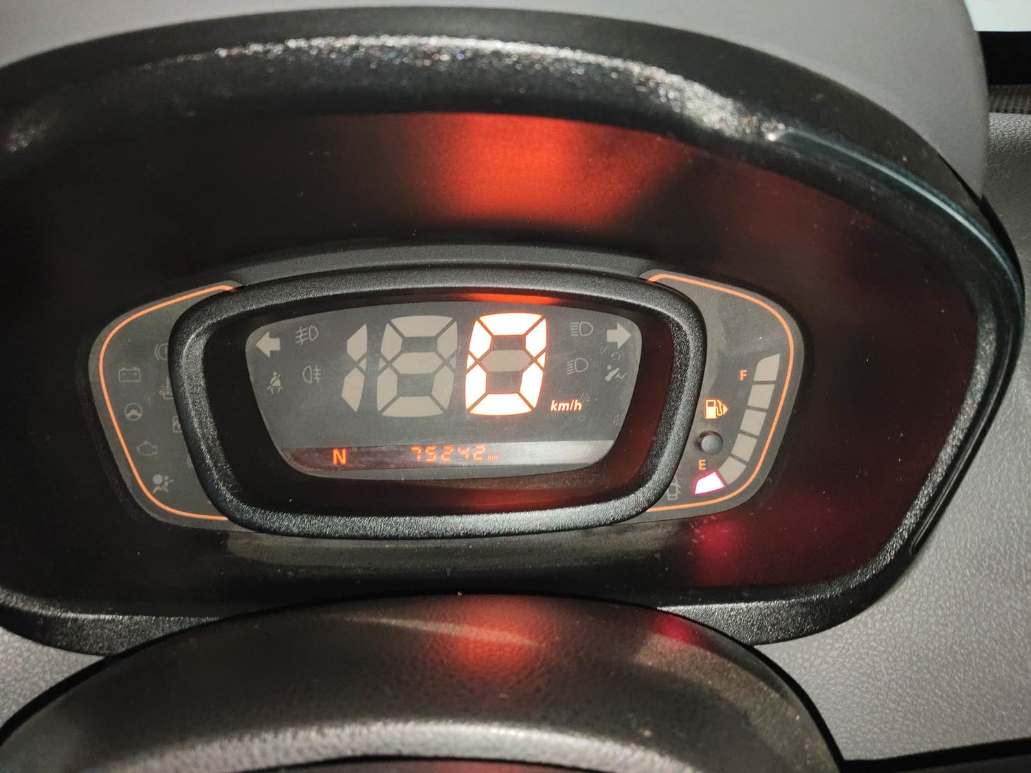 Used 2018 Renault Kwid 1.0 RXT AMT Petrol Automatic interior CLUSTERMETER VIEW