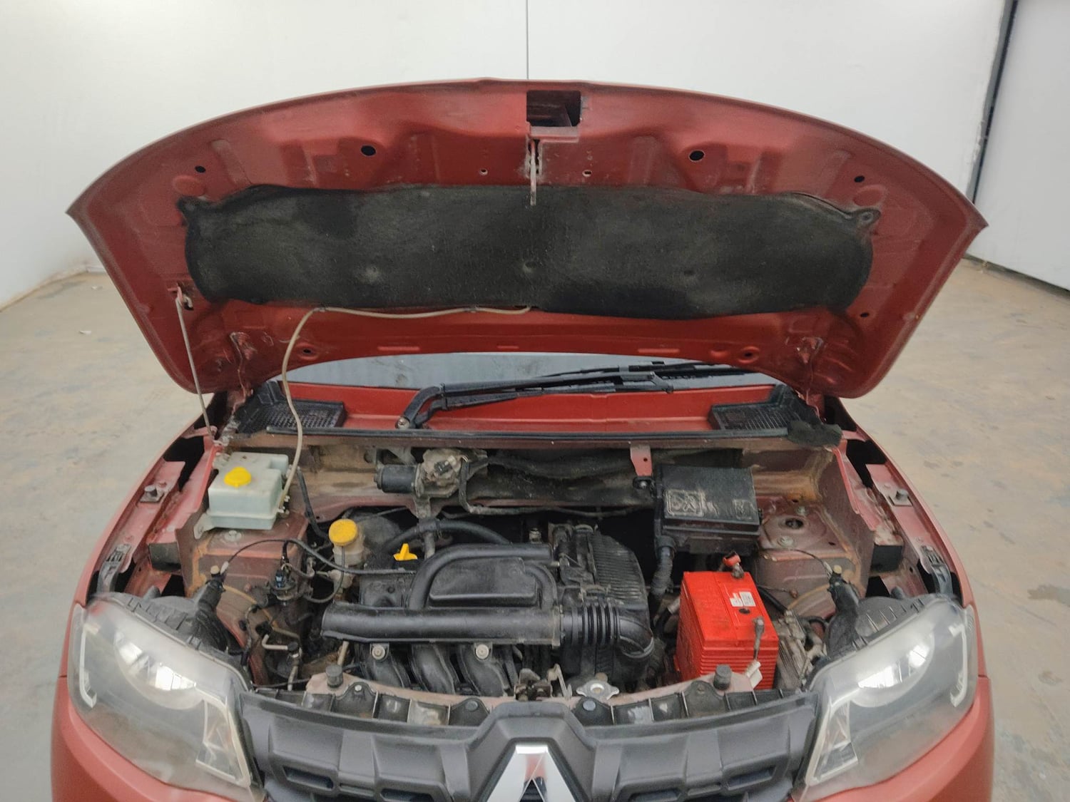 Used 2018 Renault Kwid 1.0 RXT AMT Petrol Automatic engine ENGINE & BONNET OPEN FRONT VIEW