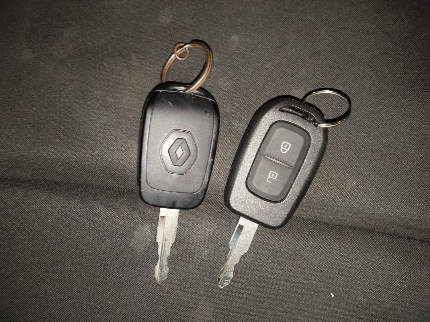 Used 2018 Renault Kwid 1.0 RXT AMT Petrol Automatic extra CAR KEY VIEW