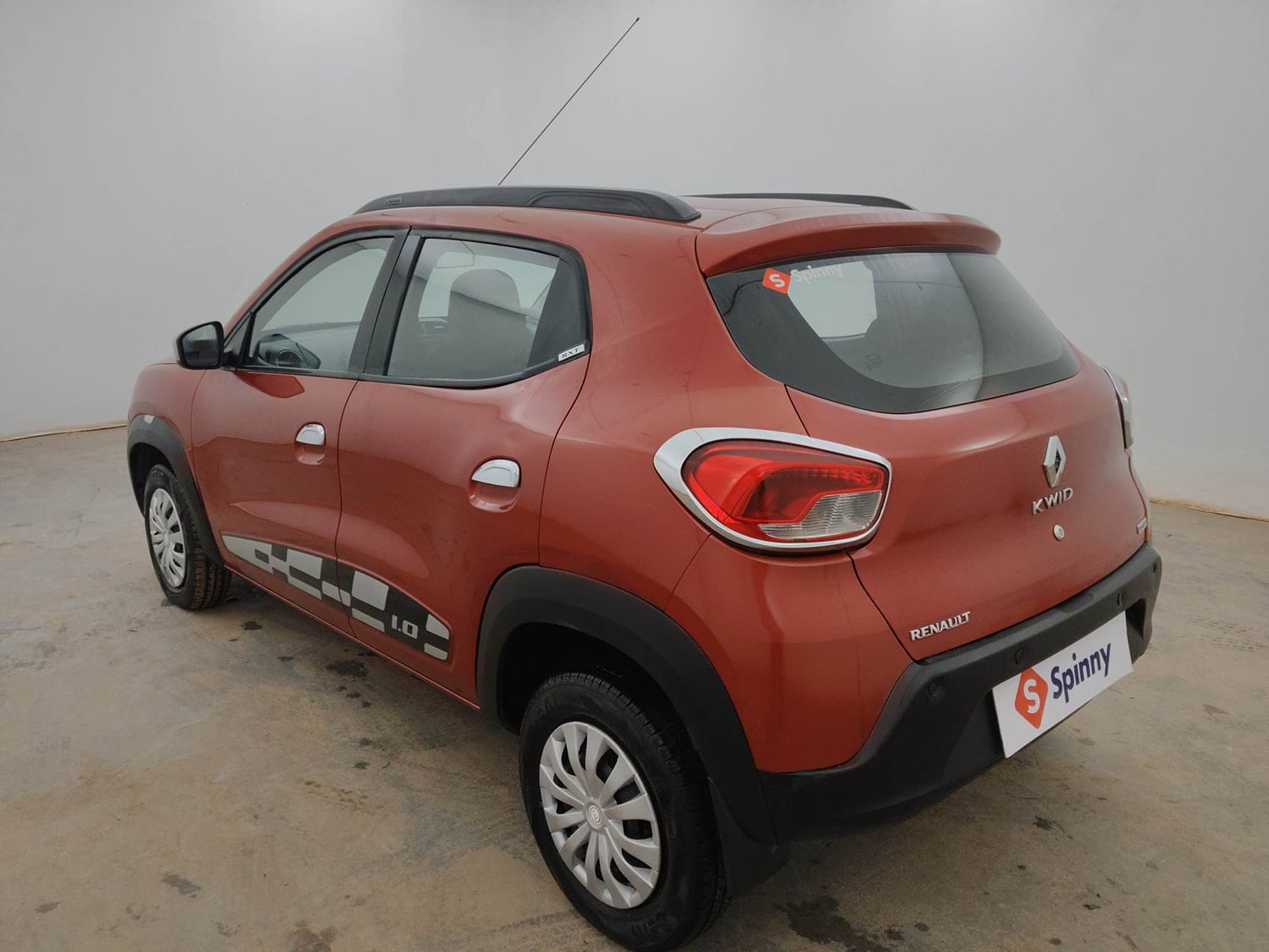 Used 2018 Renault Kwid 1.0 RXT AMT Petrol Automatic exterior LEFT REAR CORNER VIEW