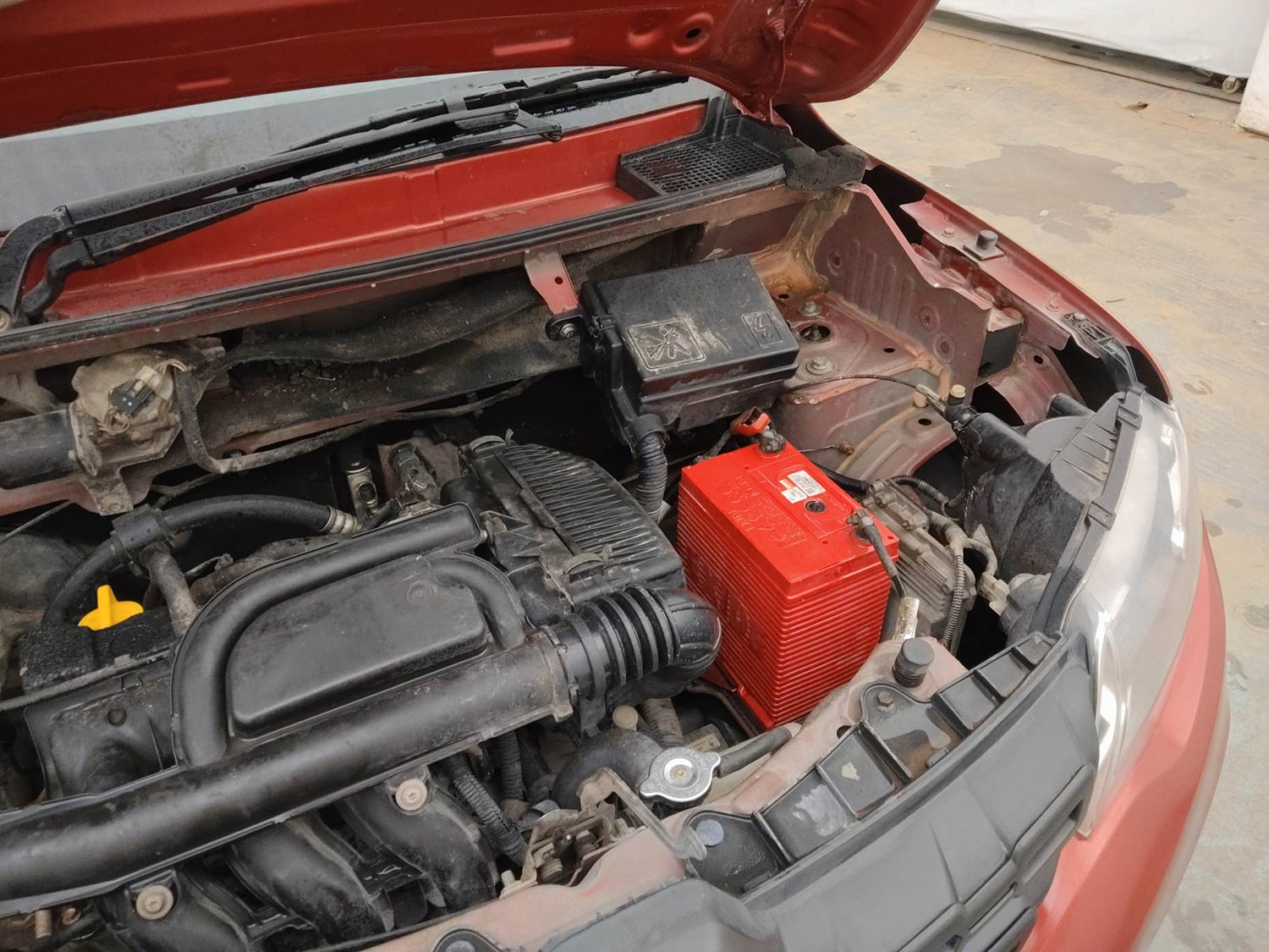 Used 2018 Renault Kwid 1.0 RXT AMT Petrol Automatic engine ENGINE LEFT SIDE VIEW