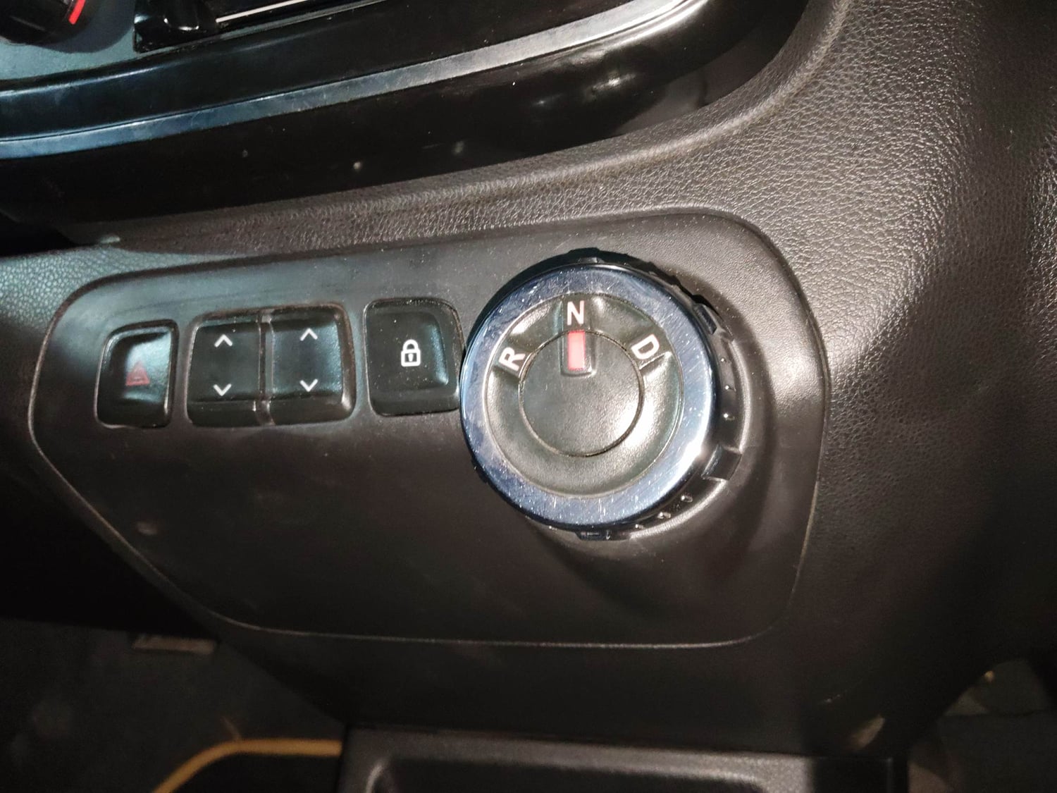 Used 2018 Renault Kwid 1.0 RXT AMT Petrol Automatic interior GEAR  KNOB VIEW